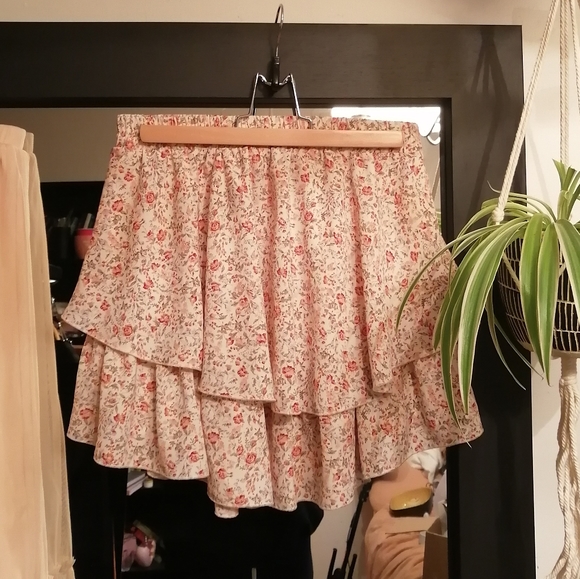 Floral layered skirt - Picture 1 of 3